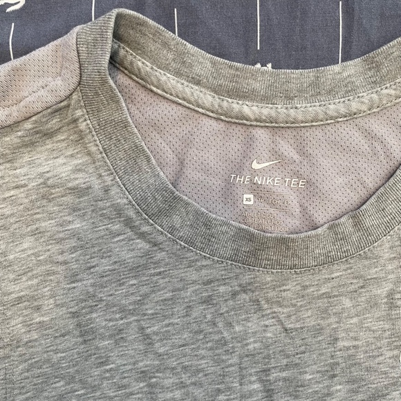 Nike running dry-fit top size XS - Picture 2 of 6